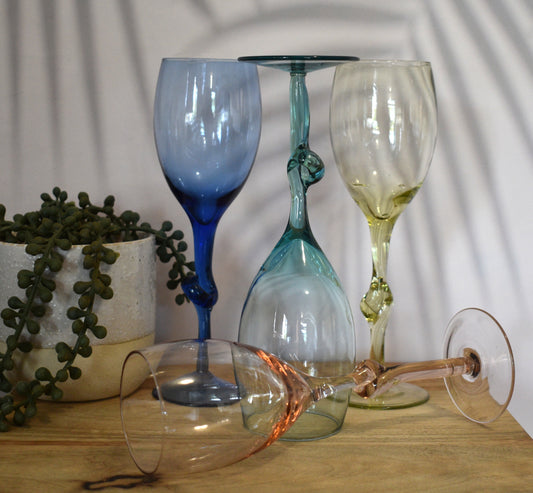 Set of 4 Harlequin coloured Wine Glasses with knotted stems