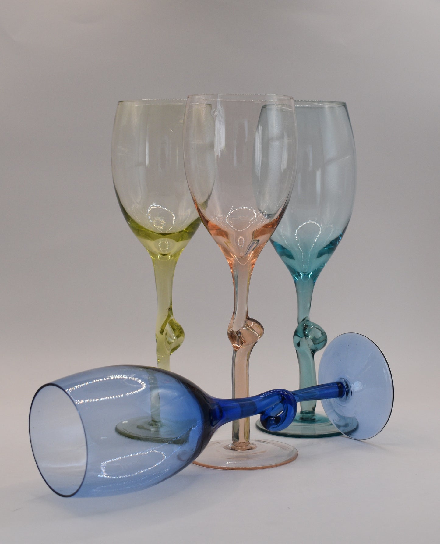 Set of 4 Harlequin coloured Wine Glasses with knotted stems