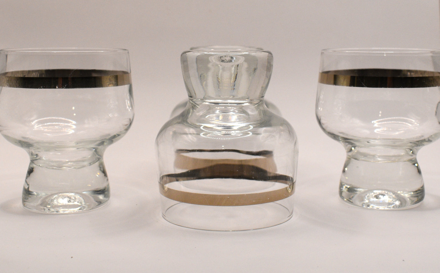 Crown Corning "Regis" Liqueur/sherry/Port glasses with platinum band. Set of 4
