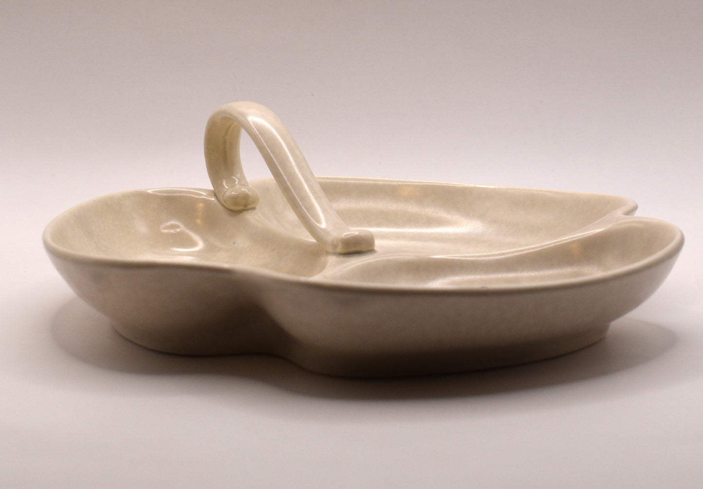 Fieldings Crown Devon serving plater