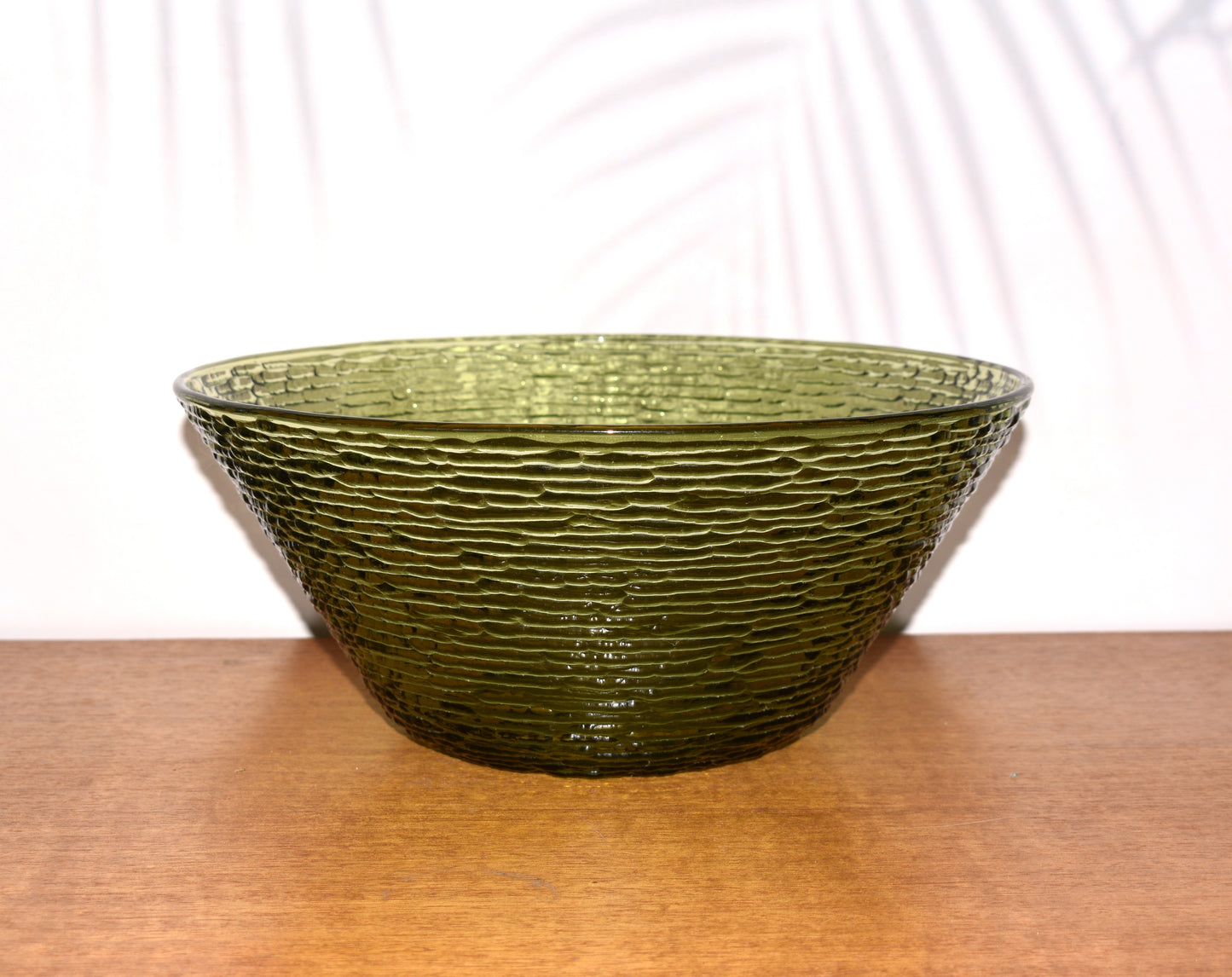 Vintage Anchor Hocking "soreno" Avocado Green glass serving bowl. 1960s