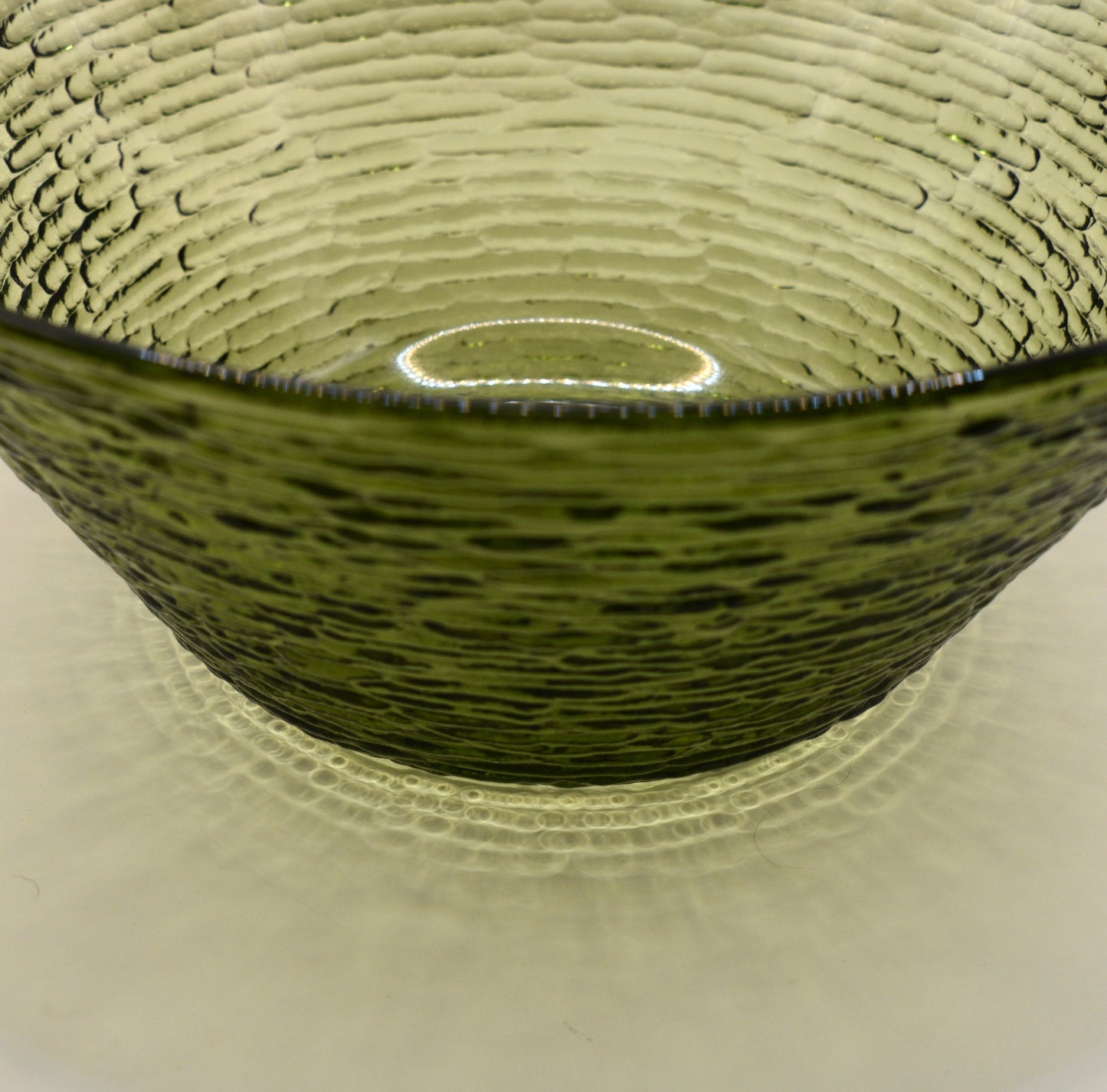Vintage Anchor Hocking "soreno" Avocado Green glass serving bowl. 1960s
