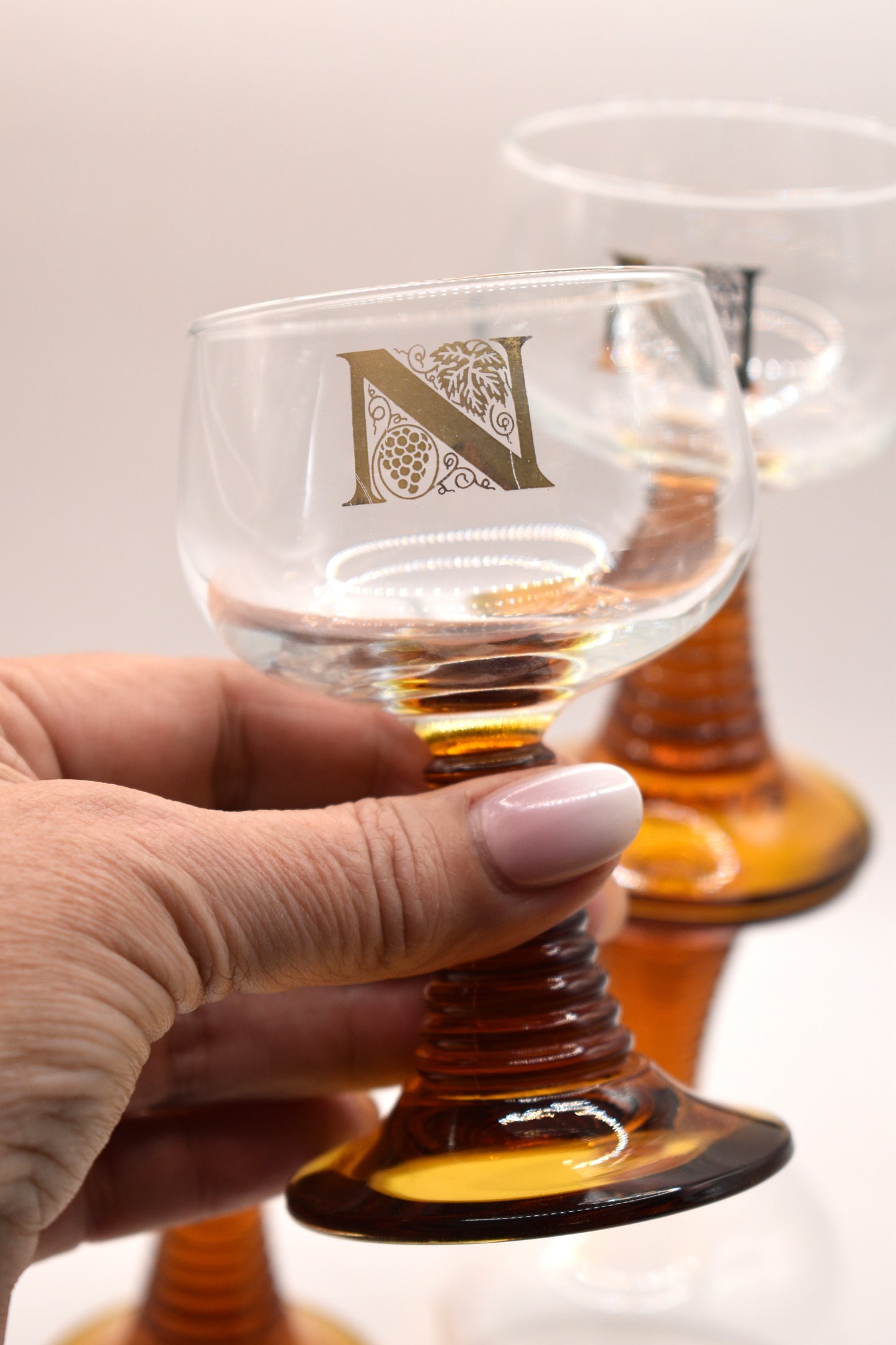 Vintage Roemer wine glasses . Beehive Amber stem. Gold Grapevine pattern. Set of 4