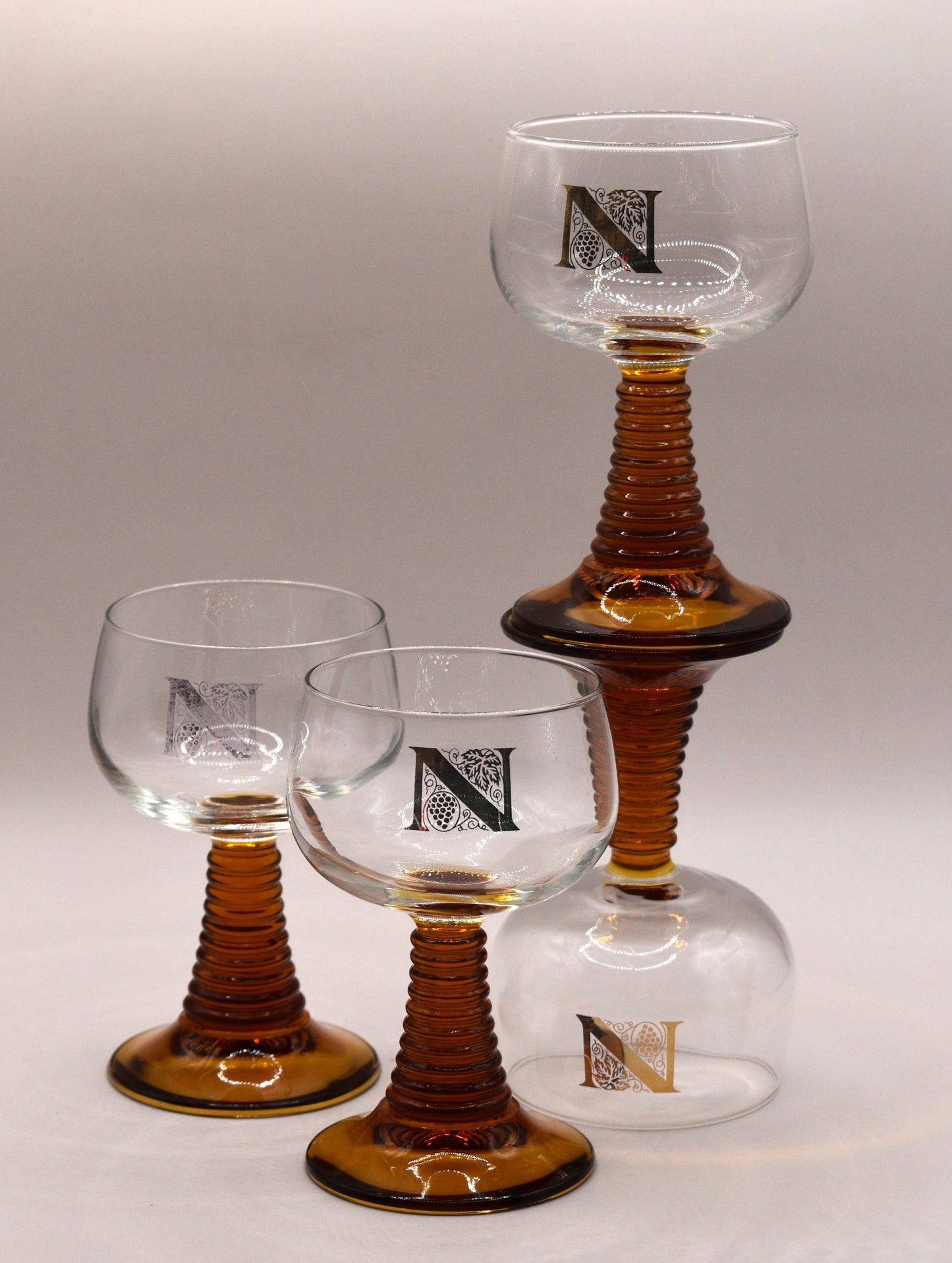 Vintage Roemer wine glasses . Beehive Amber stem. Gold Grapevine pattern. Set of 4
