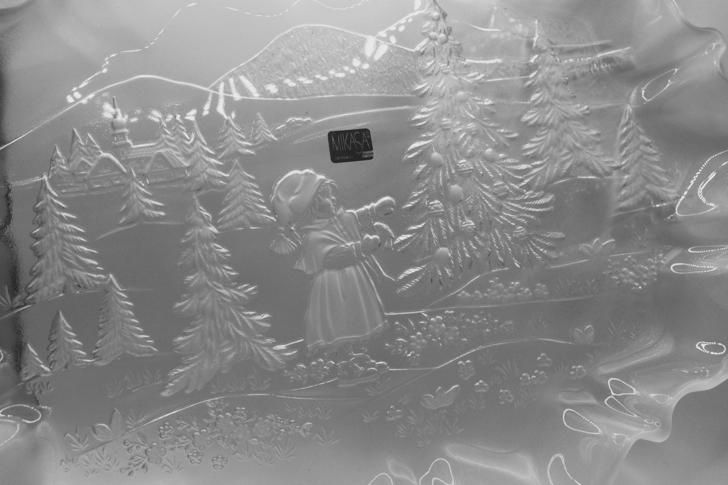 Mikasa "Christmas Story" Frosted/Clear glass Oval Canape Platter