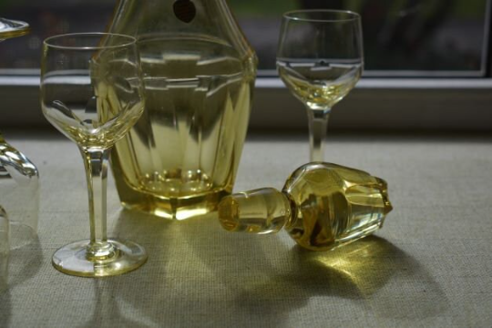 Bramor Hand Cut Lead Crystal Decanter and 5 stemmed Liqueur glasses by Hoya. Made in Japan