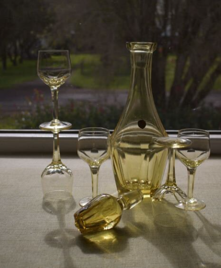 Bramor Hand Cut Lead Crystal Decanter and 5 stemmed Liqueur glasses by Hoya. Made in Japan