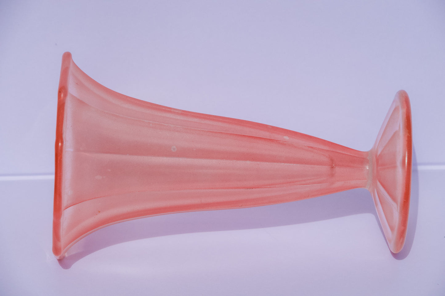 Rare art deco 1930's walther & sohne salmon pink trafalgar glass vase