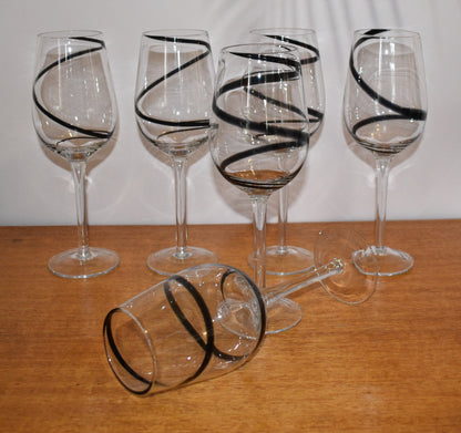 Pier 1 "Swirline Black" Wine glass. Set of 6