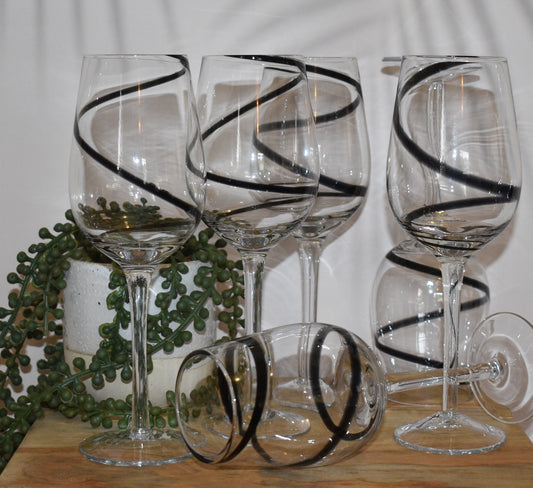 Pier 1 "Swirline Black" Wine glass. Set of 6