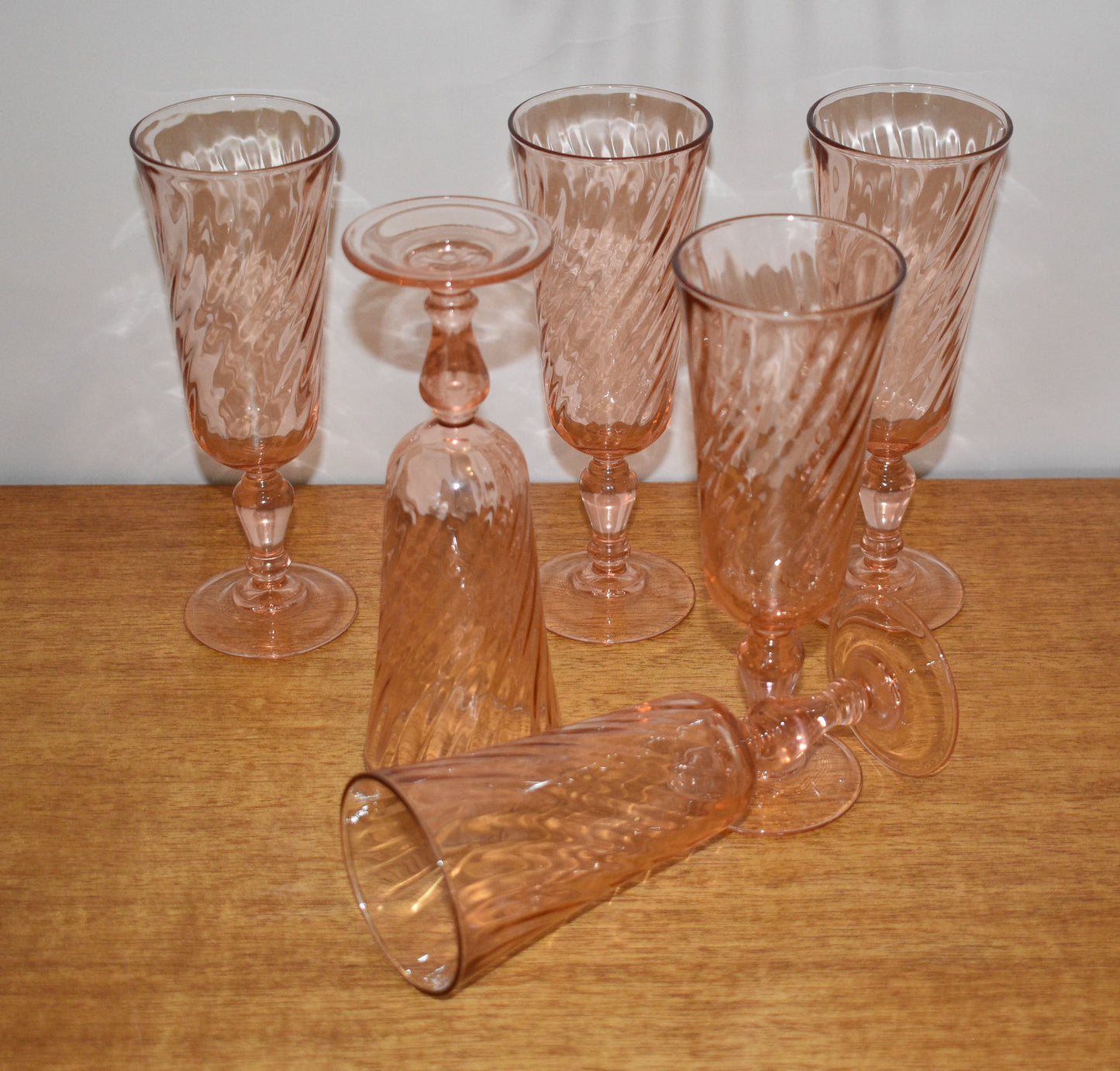 Set of 4 French Vintage Pink Swirl Champagne Flutes / Rosaline Pink Swirl / Pink Glasses