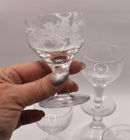 Vintage Stuart Crystal - England - Liqueur glasses. Love Bird design. Set of 6