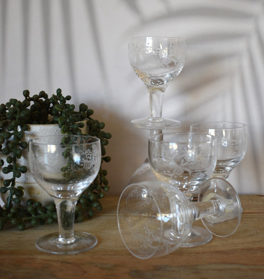 Vintage Stuart Crystal - England - Liqueur glasses. Love Bird design. Set of 6