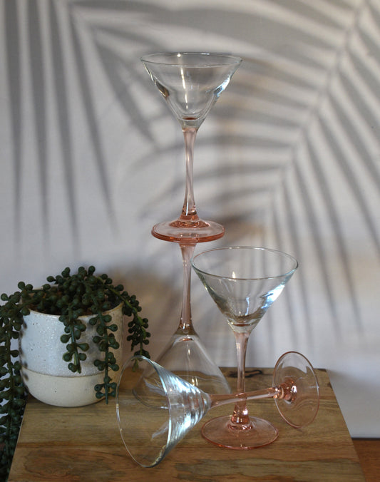 Stunning set of 4 French Vintage Luminarc Martini Glasses with pink stems. Cocktail glass.