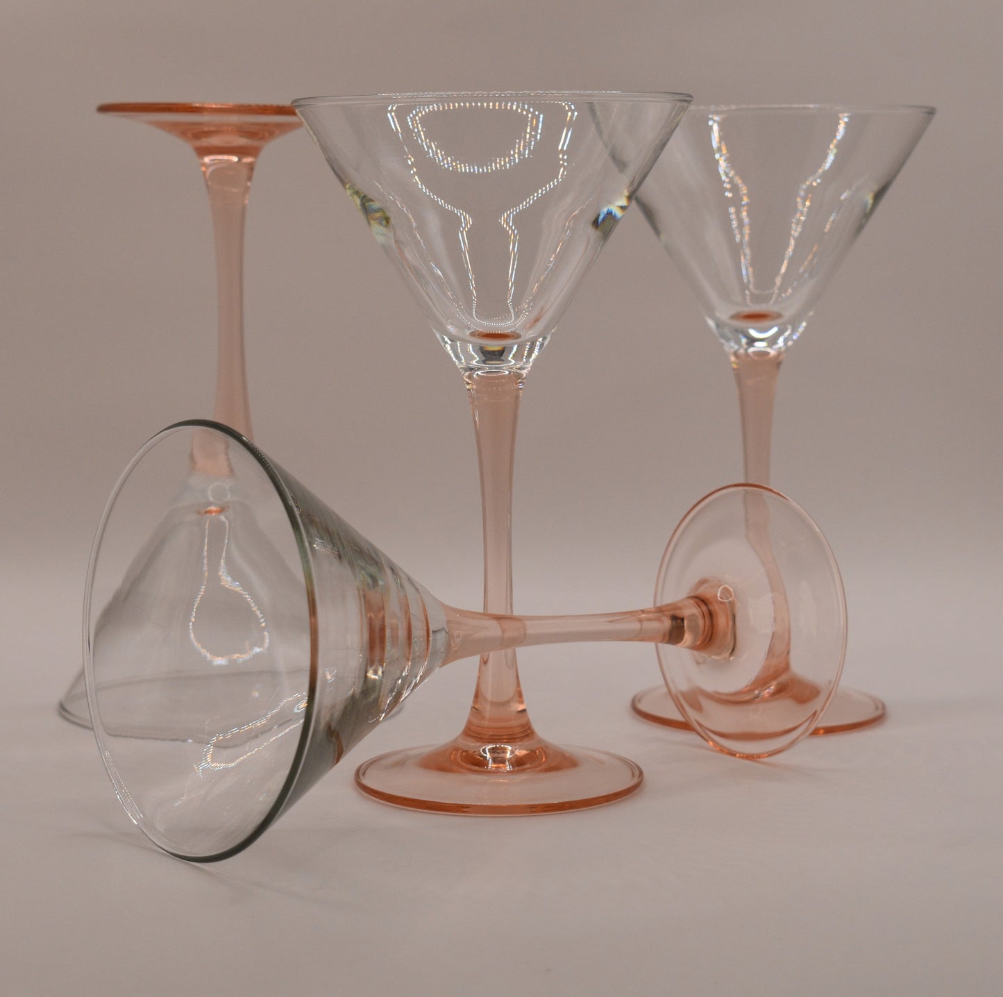 Stunning set of 4 French Vintage Luminarc Martini Glasses with pink stems. Cocktail glass.