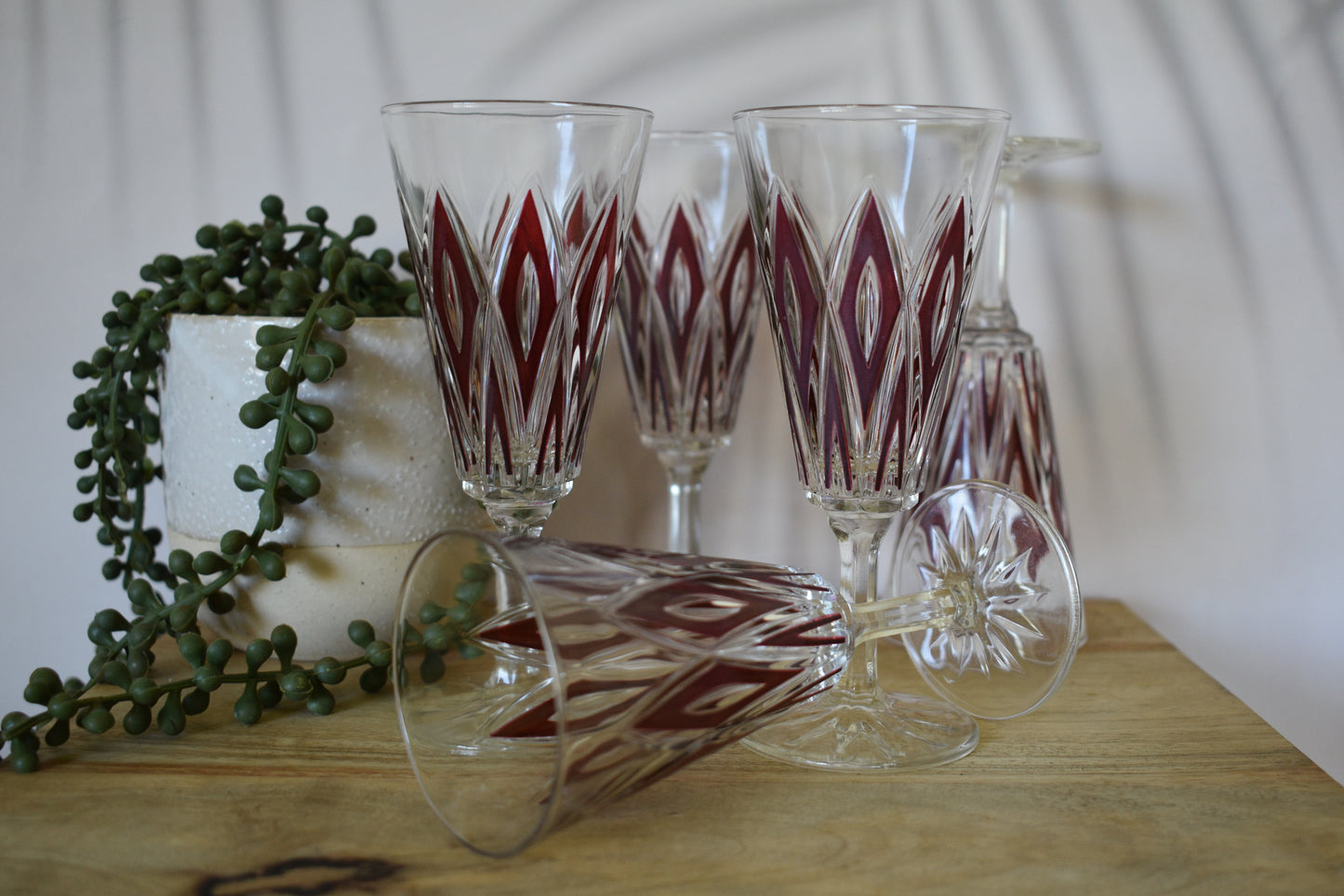 "Remis" made in France Champagne Flutes. Classic Red Diamond design, Set of 5