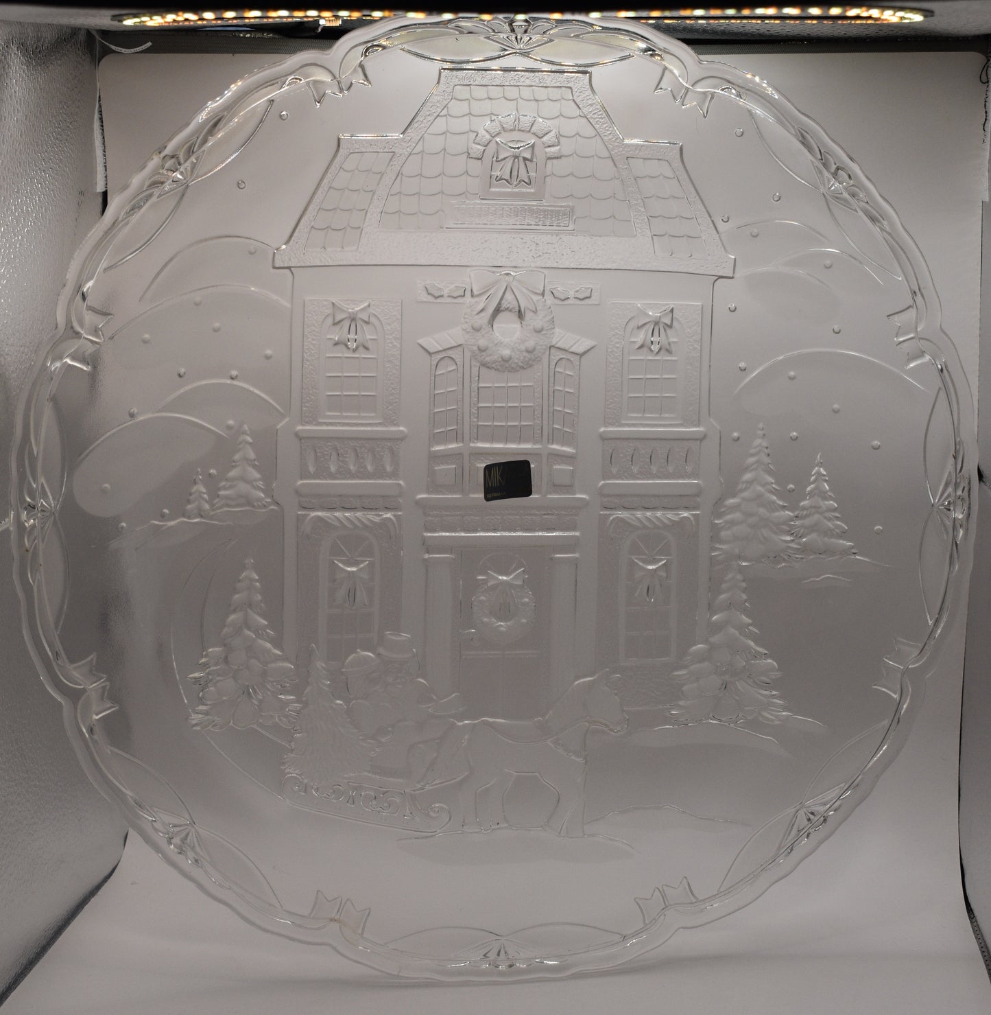 Mikasa "Winter Wonderland" 15" Roudn Hostess Platter