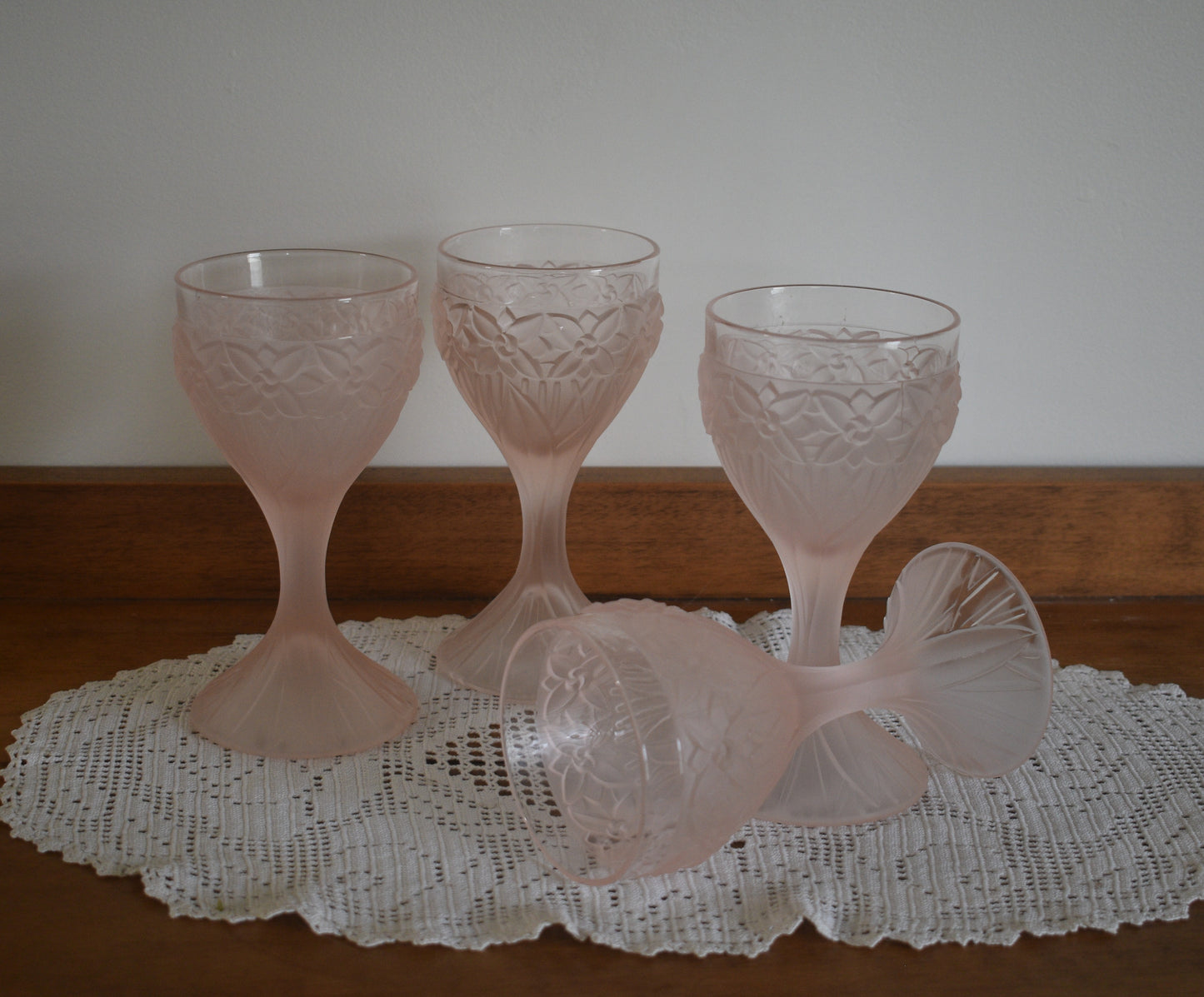 Vintage 1970s Taitu of Italy frosted pink floaral pattern Wine goblets