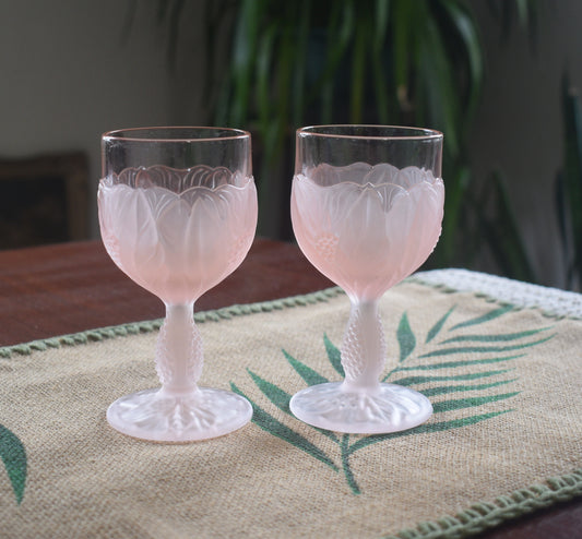 Vintage 1970s Taitu of Italy frosted pink floaral pattern Wine glasses. Set of 2