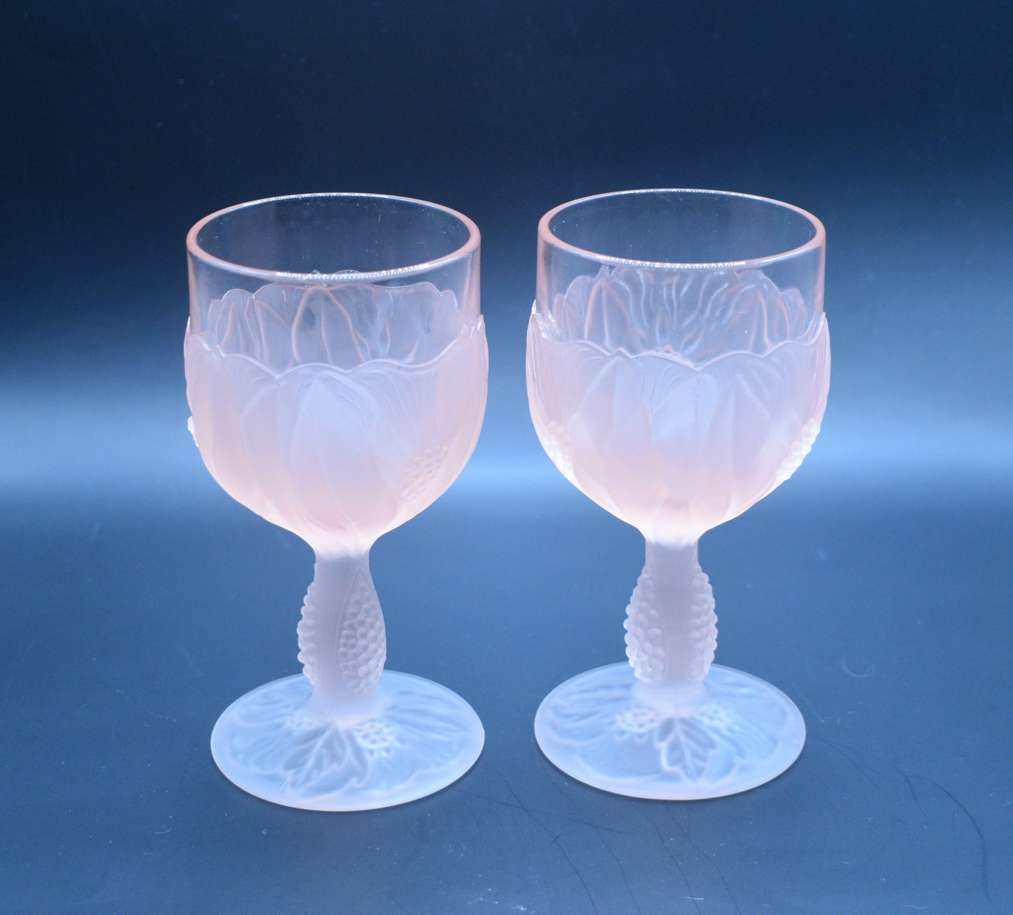 Vintage 1970s Taitu of Italy frosted pink floaral pattern Wine glasses. Set of 2