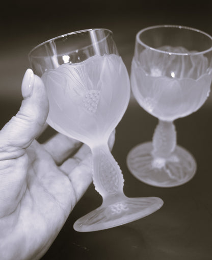 Vintage 1970s Taitu of Italy frosted pink floaral pattern Wine glasses. Set of 2