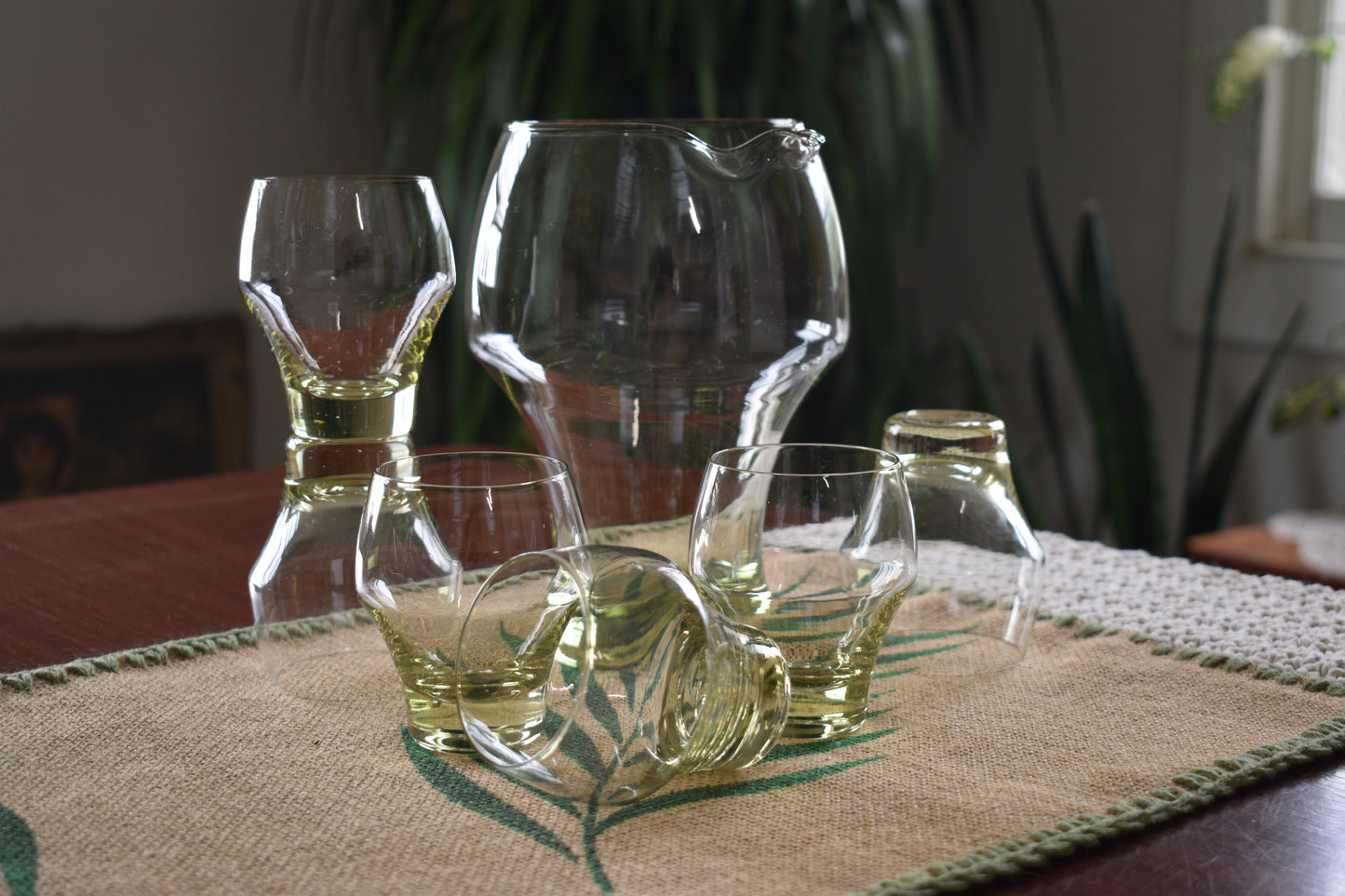 "RARE" Vintage "Citron" Sasaki Harmony Cocktail pitcher with 6 glasses.