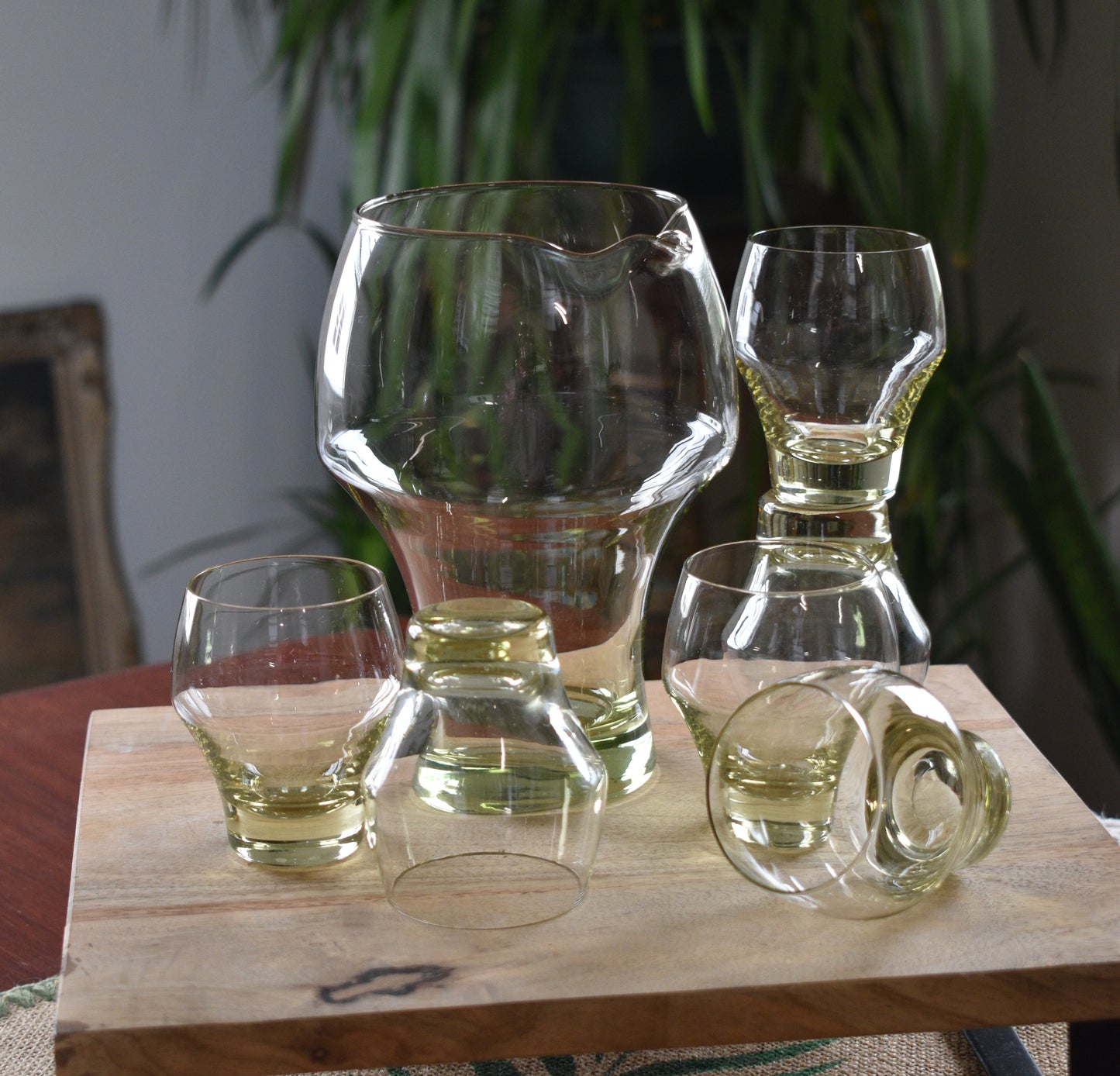 "RARE" Vintage "Citron" Sasaki Harmony Cocktail pitcher with 6 glasses.