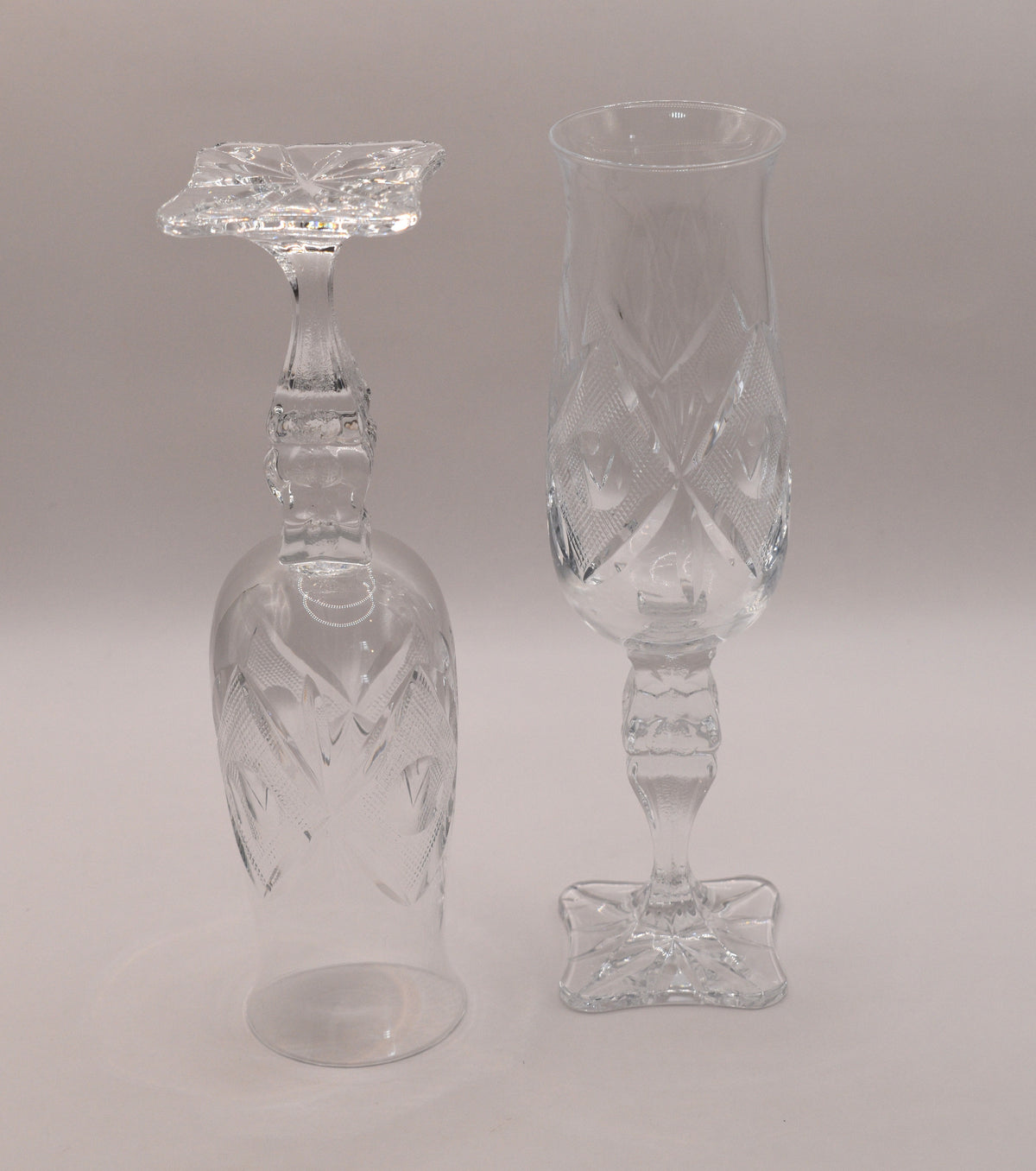 Vintage hand-cut lead Crystal Champagne Flute - Set of 2 - Geometric Sturburst & Square Base