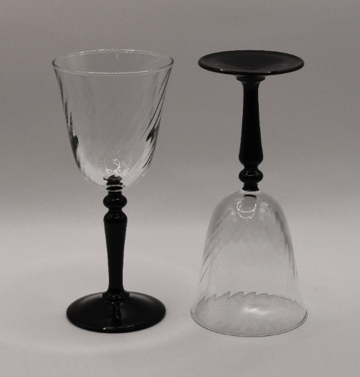 Vintage Luminarc France. Wine Glasses - Twirled clear glass with black stem. Set of 6