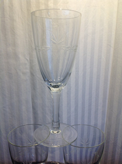 Vintage etched clear stemware, wheel cut Wine flute/ liquor glass/ champagne glass. Set of 4