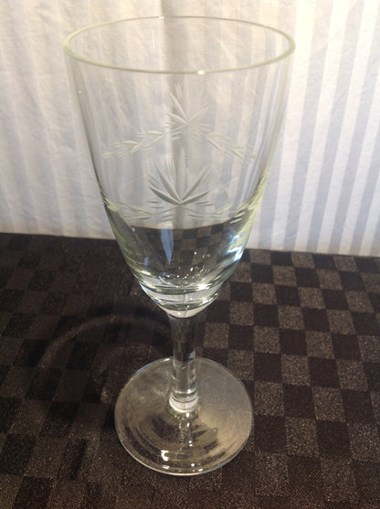 Vintage etched clear stemware, wheel cut Wine flute/ liquor glass/ champagne glass. Set of 4