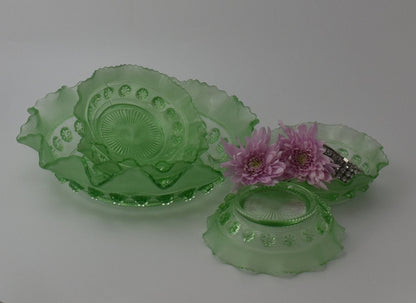 Art Deco - Davidson #269 - Green Glass 'Blackberry Prunt' Bowl Set.