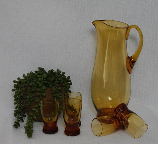 Vintage Amber Glass Jug with 5 footed liqueur/Cordial glasses.