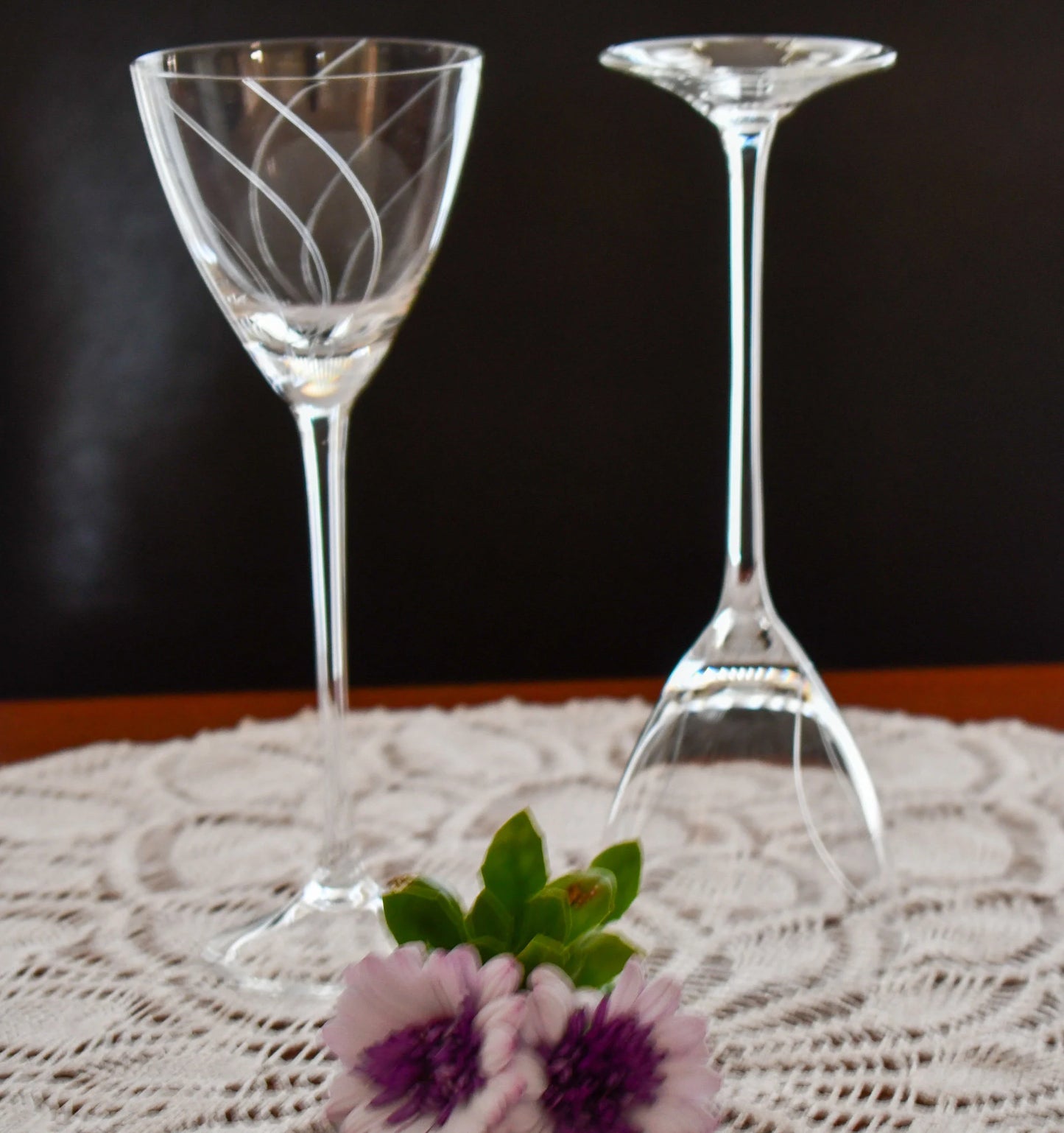 Delicate Fine Swirl Design Crystal Glasses x 2